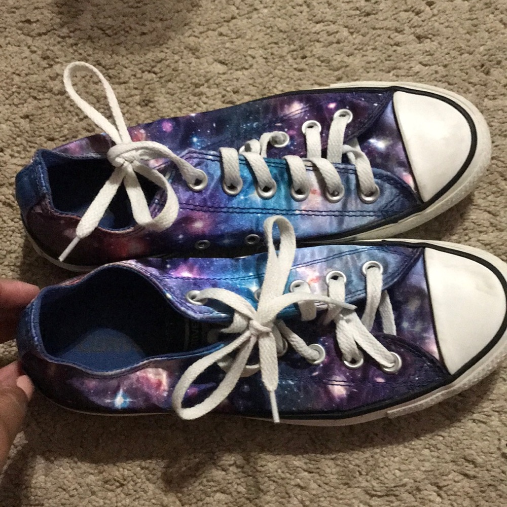 Galaxy print converse low tops